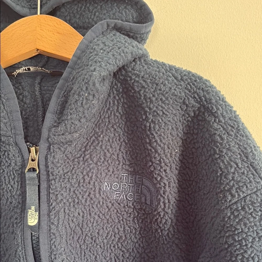 The North Face Navy Fleece Jacket - Picture 5 of 5
